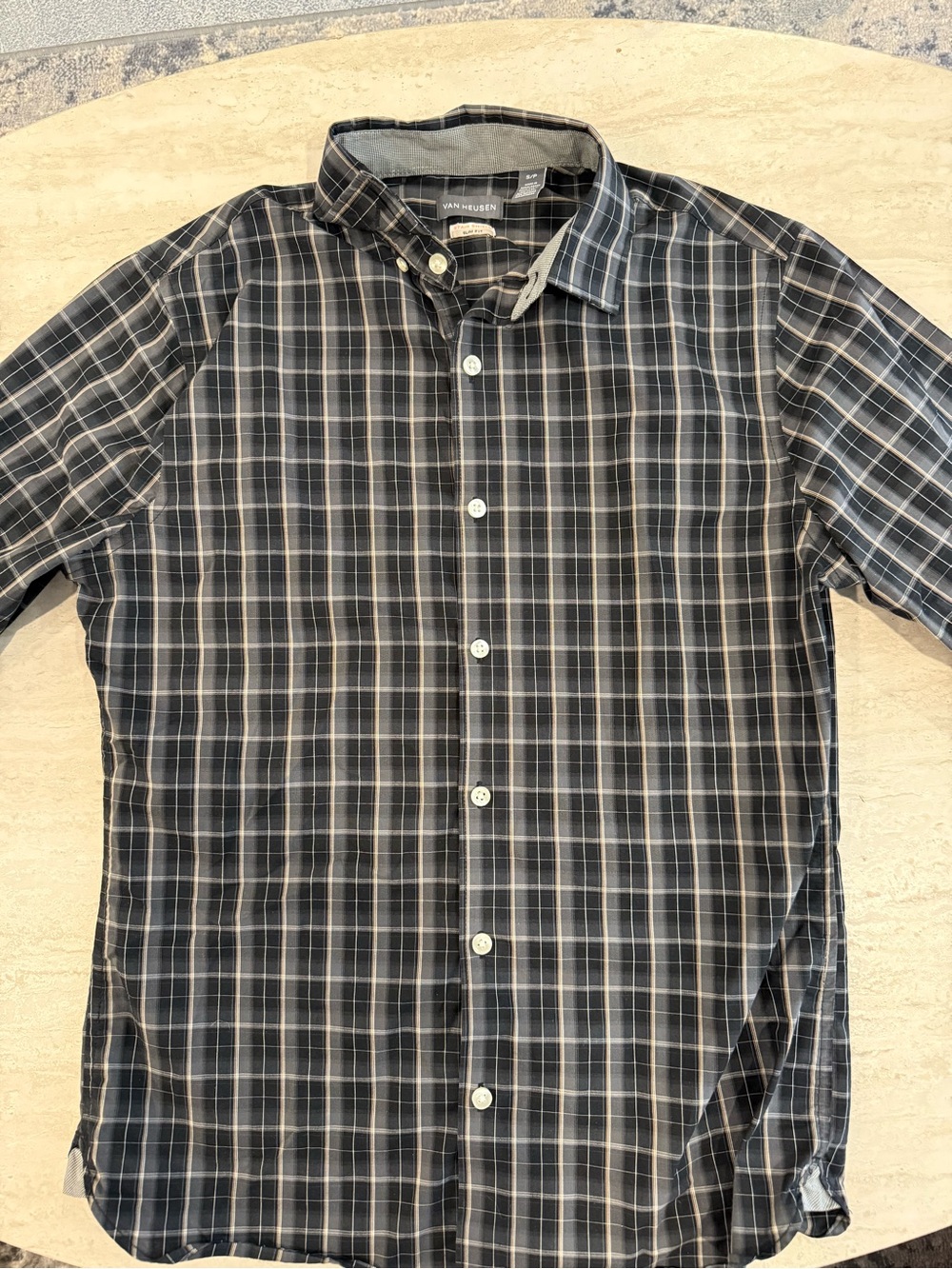 Van Heusen Men’s Black and Gray Plaid Button-Down Shirt Size S